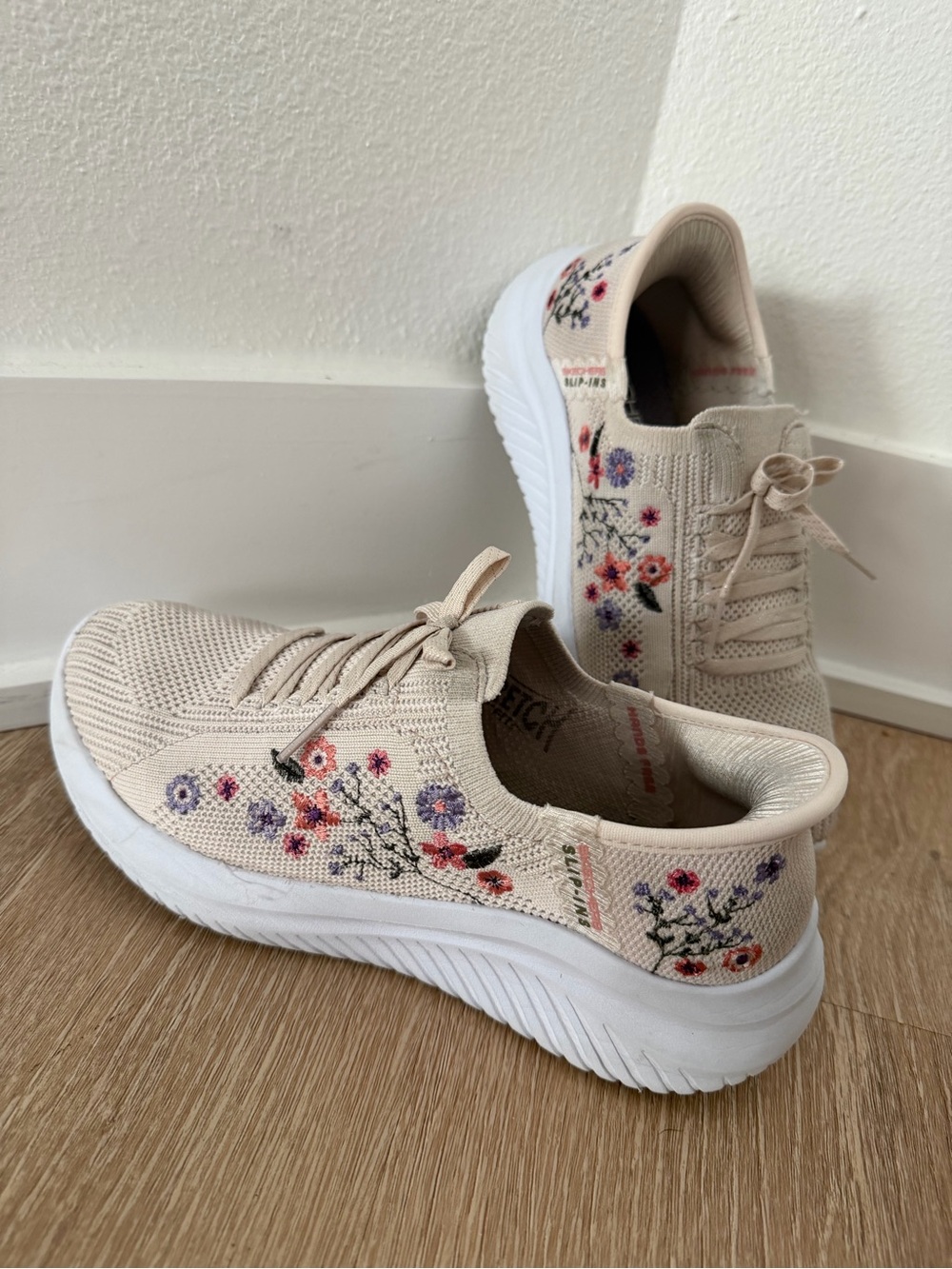 Skechers Hands Free Slip-Ins Ultra Flex 3.0 Blossom Garden Floral Shoes 3.5